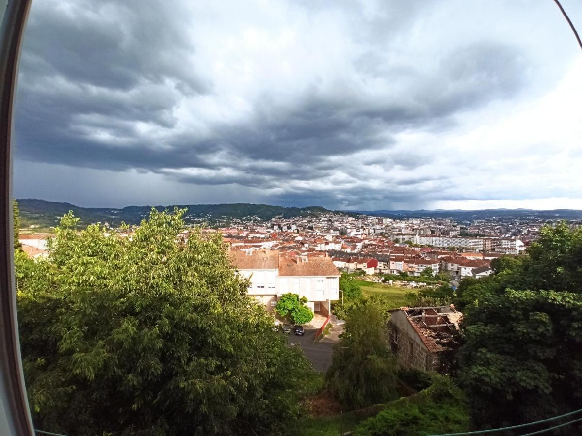 O descanso da abella (El descanso de la abeja) Ourense Exterior foto